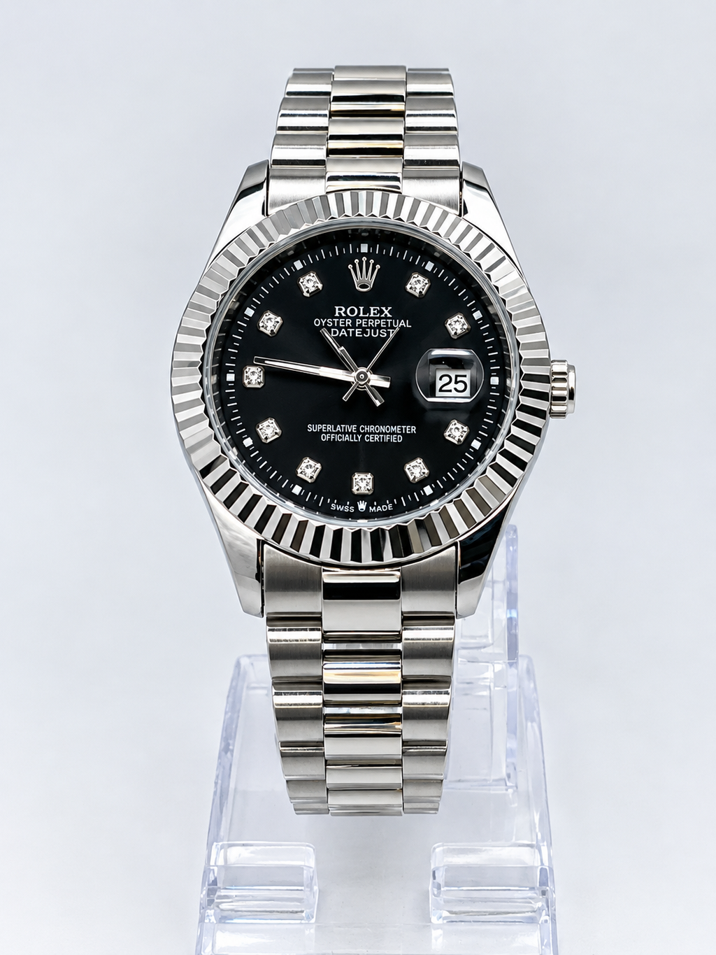 Silver & Black Luxury Style Men’s Watch with Diamond-Style Dial, Fluted Bezel & Stainless Steel Bracelet